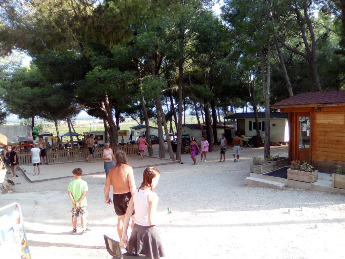 Camping Le Bois De Pins Salses-le-Chateau Exterior photo